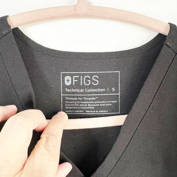 FIGS Technical Collection Catarina One Pocket Scrub Top Black Short Sleeve Small - Picture 2 of 6
